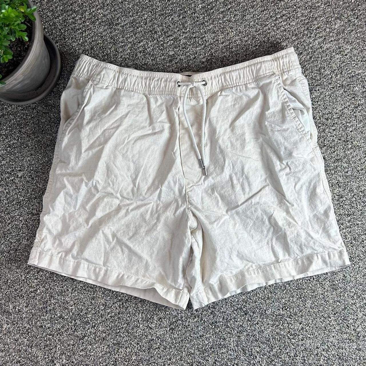 American-Eagle Men's Cream And Tan Shorts